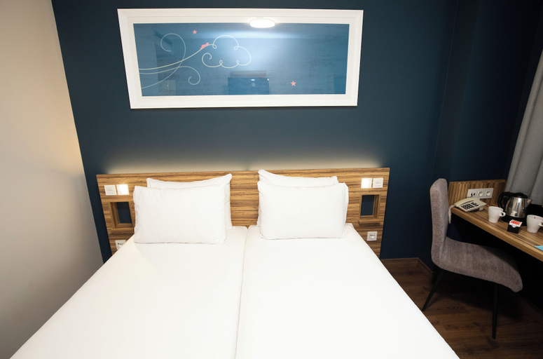 Bedroom 4, Travelodge Madrid Metropolitano, Madrid