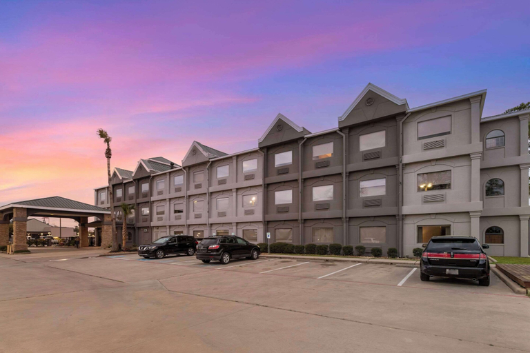 Exterior & Views 2, Comfort Suites Shenandoah-The Woodlands, Montgomery