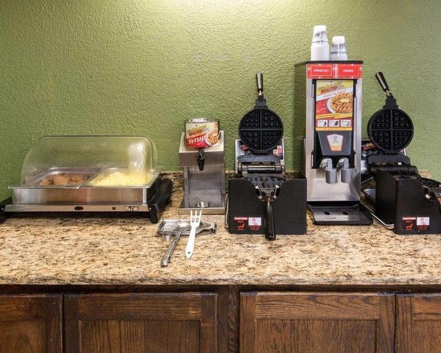 Food & Drinks 4, Quality Inn Shreveport Airport, Caddo
