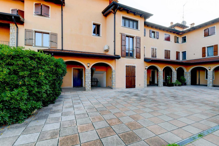 In Love, Brescia