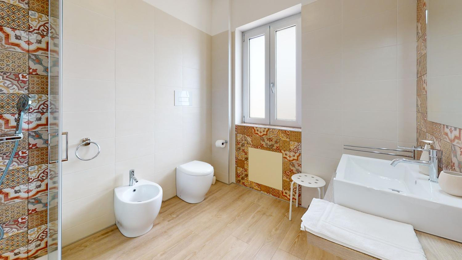Bathroom 2, Accomodati B&B, Reggio Di Calabria