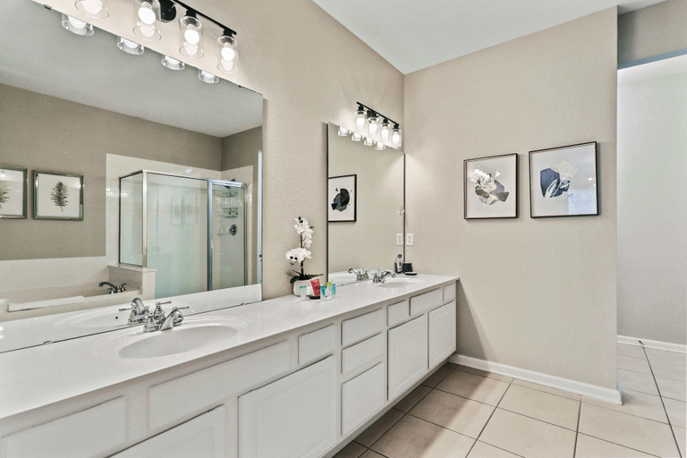 Bathroom 5, Cozy Vista Cay Condo! Free Resort Access, Orange