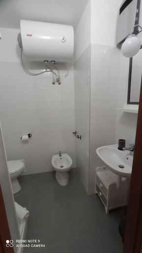 Bathroom 12
