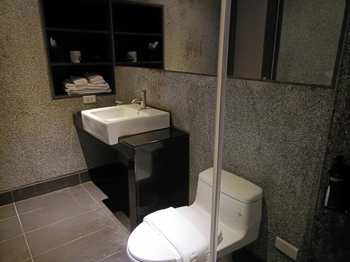 Bathroom 3, SHAN-SHUI-YUE resort, Taipei City