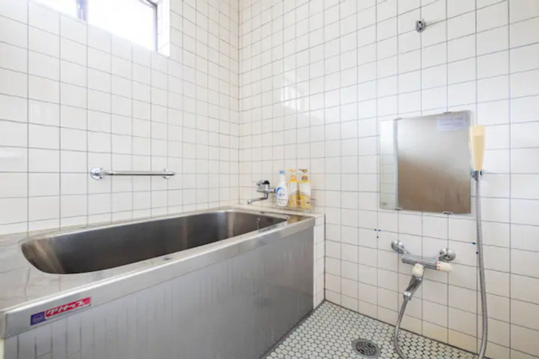 Bathroom 19