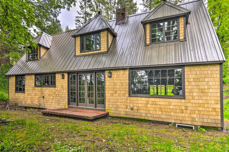 Peaceful and Elegant Cottage with Riverside View, Clackamas