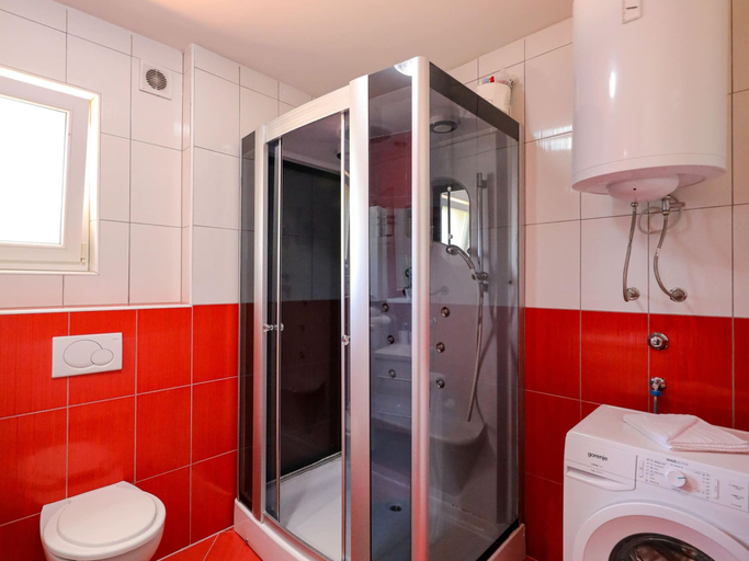 Bathroom 4, Holiday Home in Policnik With Pool, Poličnik