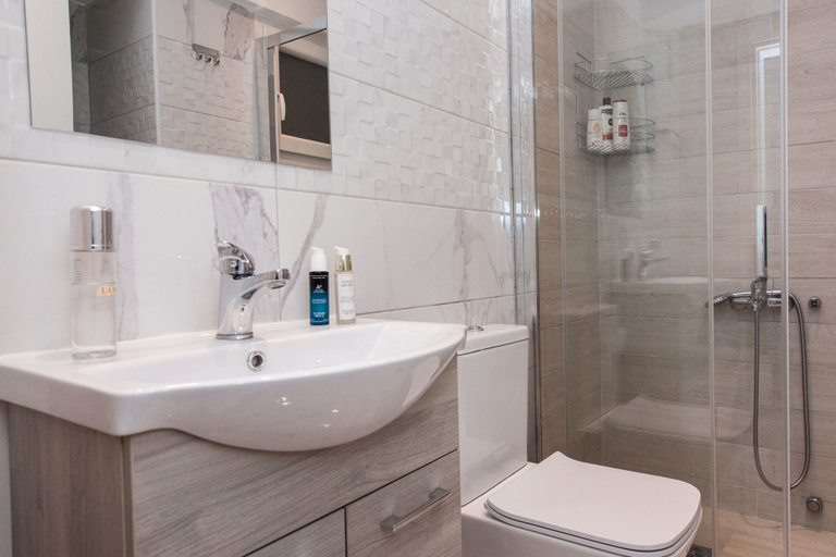 Bathroom 2, The Kipseli Suite Sophisticated Cozy apt, Attica