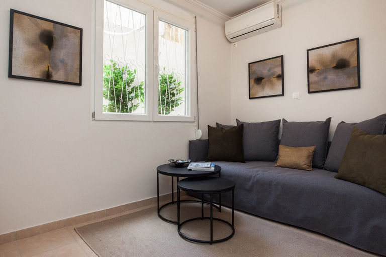 Others 3, The Kipseli Suite Sophisticated Cozy apt, Attica