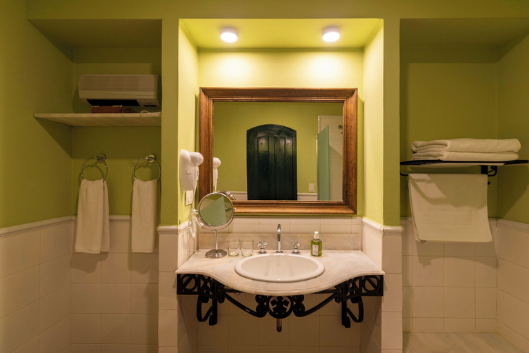 Bathroom 5, Patios de Cafayate - Wine Hotel & Restaurant, Cafayate