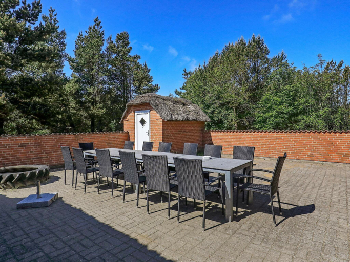 Others 5, Luxurious Cabin With Pool in Ringkøbing, Ringkøbing-Skjern