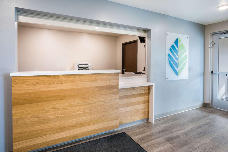 Public Area 2, WoodSpring Suites Elgin - Chicago, Kane