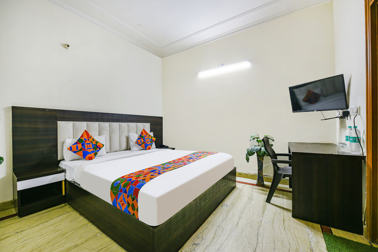 Bedroom 1, Fabexpress Winsome Inn, Gautam Buddha Nagar