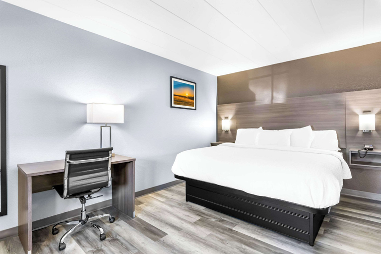 Bedroom 3, Quality Inn Lawrenceburg, Lawrence