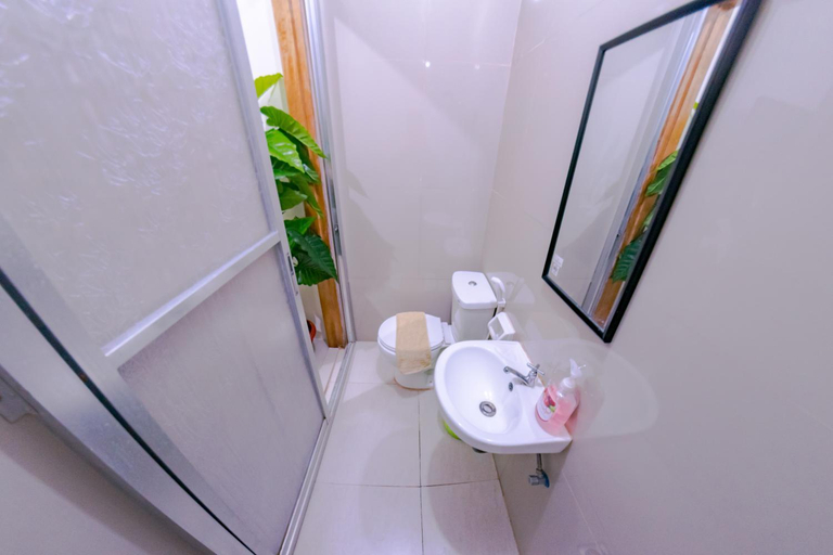 Bathroom 4, Casa Bicolandia Suites, Daraga