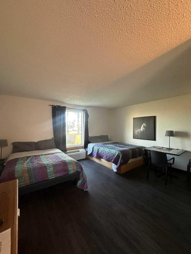 Bedroom 3, 641 Grill & Motel, Division No. 6