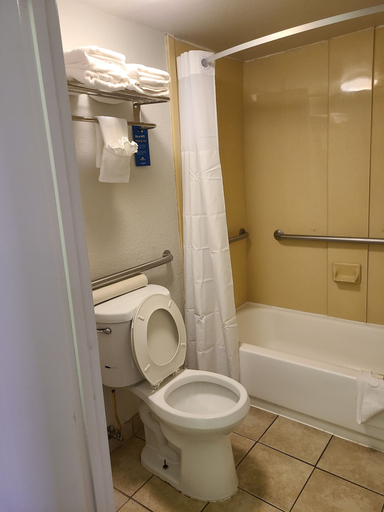 Bathroom 4, Quality Inn & Suites Orlando East - UCF Area, Orange