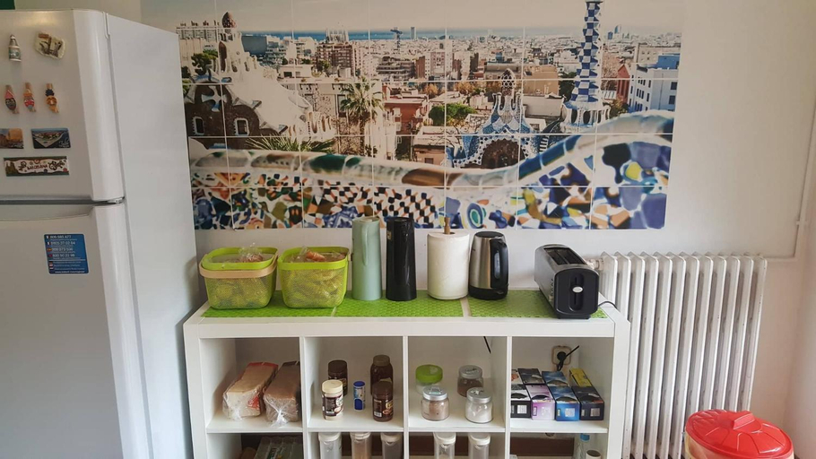 Food & Drinks 5, Fabrizzios Terrace Hostel, Barcelona