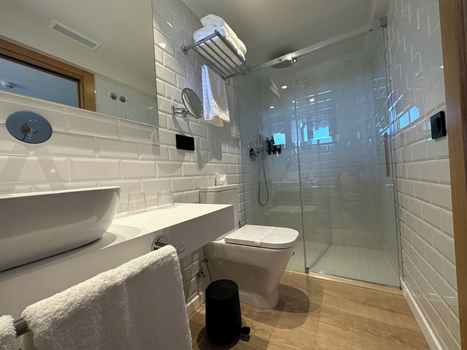 Bathroom 3, Hotel El Rosal de Cudillero, Asturias