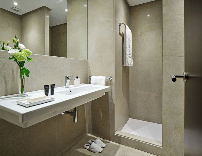 Bathroom 5, Hotel Fernando III, Sevilla