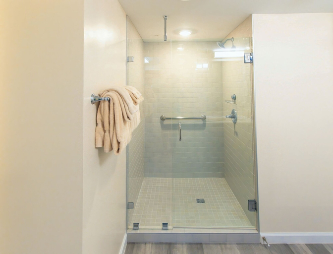 Bathroom 3, Laurel Point Resort, Sevier