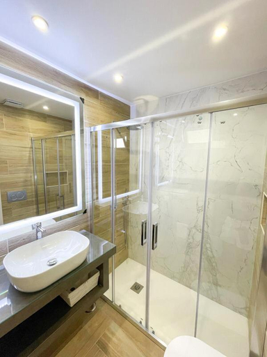 Bathroom 2, Apartamentos SweetHomes, Faro