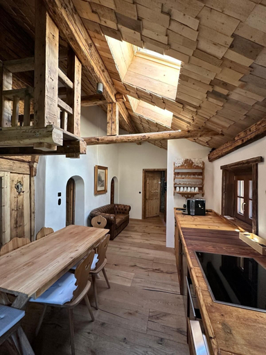 Others 5, Chasa Veglia, Inn