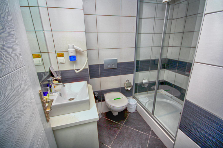 Bathroom 5, Club Shark Hotel, Bodrum