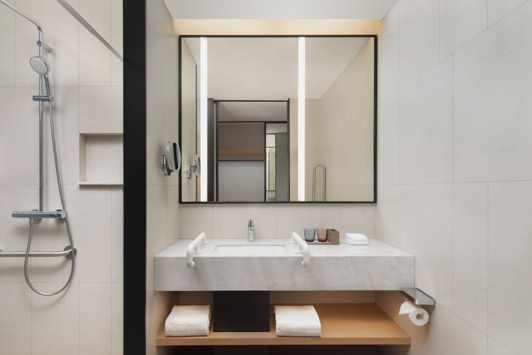 Bathroom 5, Fairfield By Marriott Hangzhou Wulin Square, China, Hangzhou