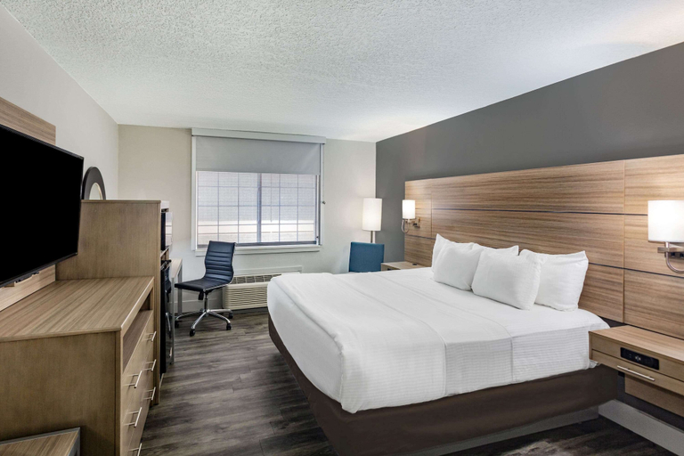 Bedroom 3, La Quinta Inn & Suites by Wyndham Joplin, Newton