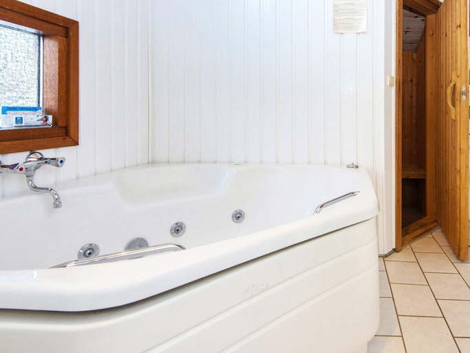 Bathroom 2, 4 Star Holiday Home in Juelsminde, Hedensted