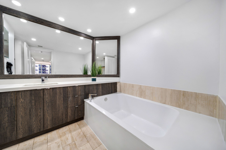 Bathroom 5, 3 Bedroom Condo With Stunning Balcony View, Miami-Dade