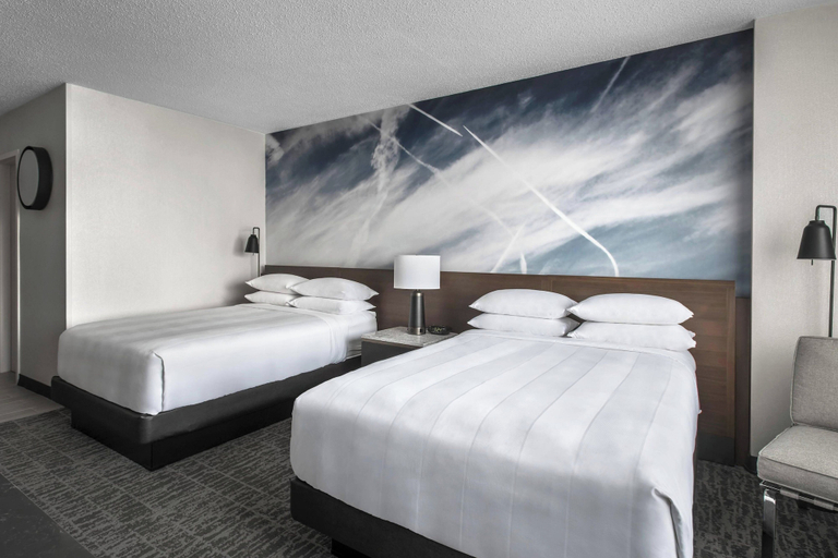 Bedroom 3, Newark Liberty International Airport Marriott, Newark