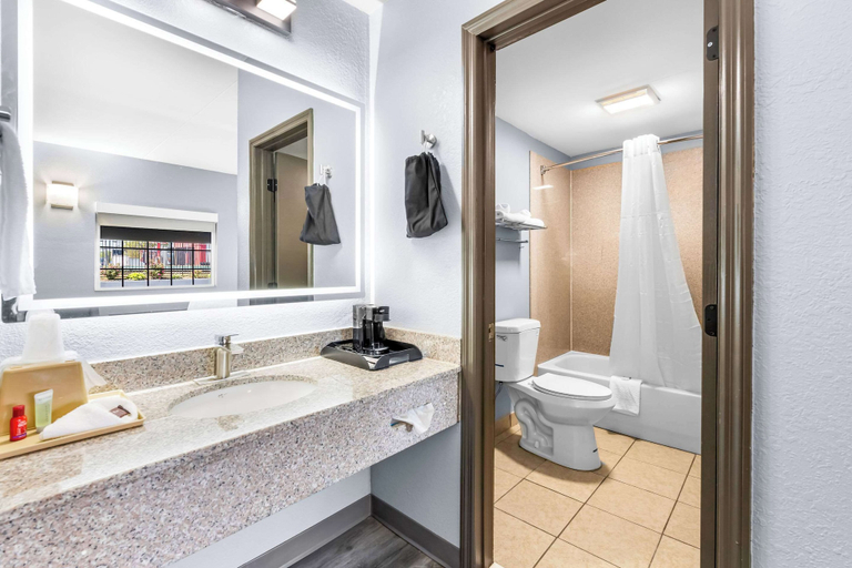 Bathroom 4, Quality Inn Lawrenceburg, Lawrence