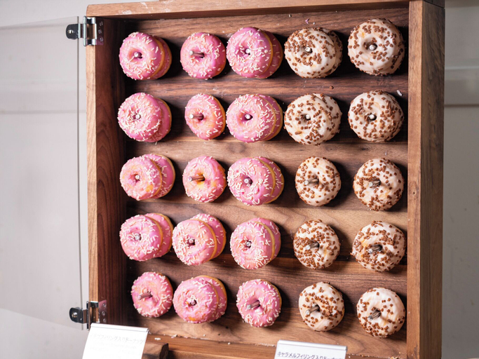 Food & Drinks 9