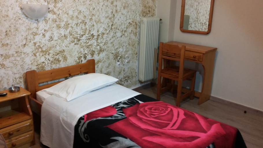 Bedroom 3, Alma, Attica