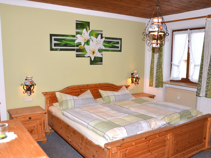 Bedroom 2, Apartment in Bavaria by Soier See Lake, Garmisch-Partenkirchen