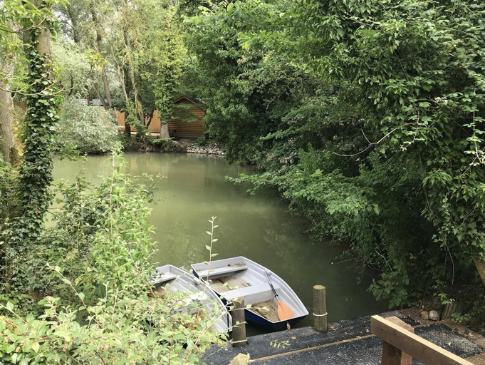 Others 3, Inviting 1-bed Cabin in Newmarket, Cambridgeshire
