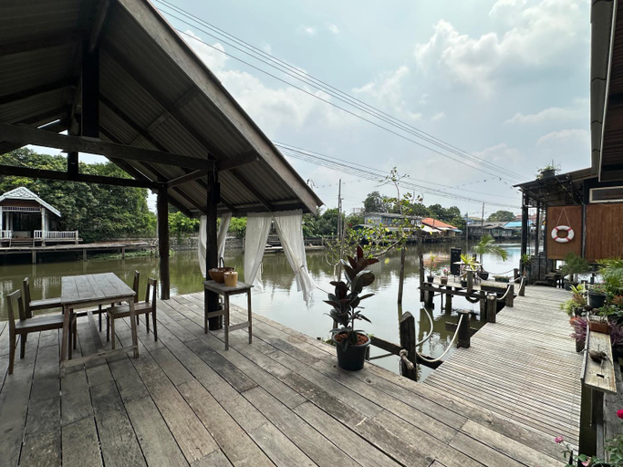 Food & Drinks 4, Humz Canal Stay, Muang Nonthaburi