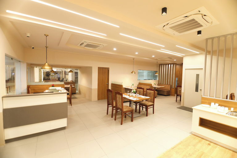 Food & Drinks, The Swagath Grande By Zeeyatt Regency, Dindigul