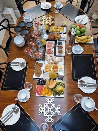 Food & Drinks 5, Blackrock B&B, Dublin