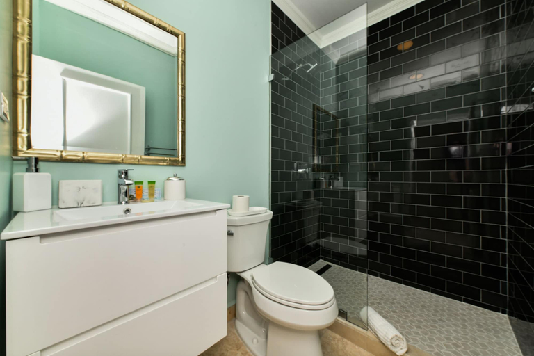 Bathroom 4, Newly Remodeled 5-bedroom 5-bath in Tierra del Sol!
