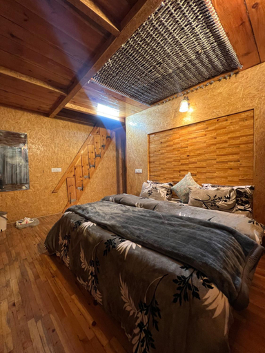 Bedroom 2, Pahadi House, Shimla