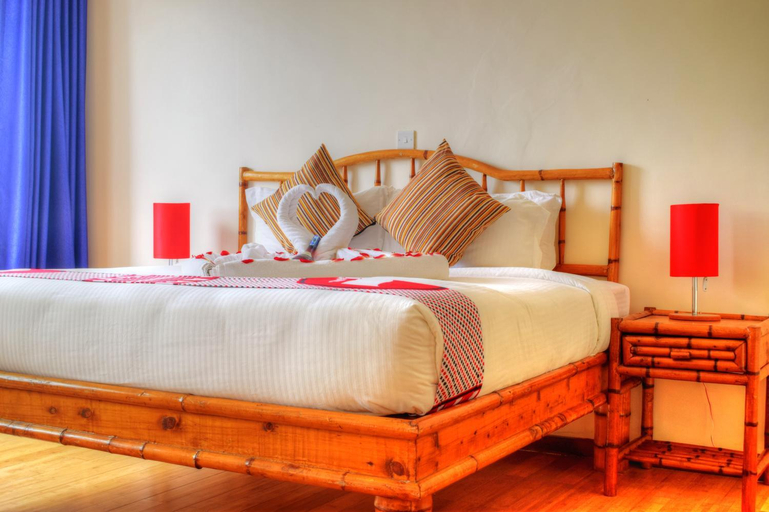 Bedroom 3, Peaks Hotel Nanyuki, Buuri