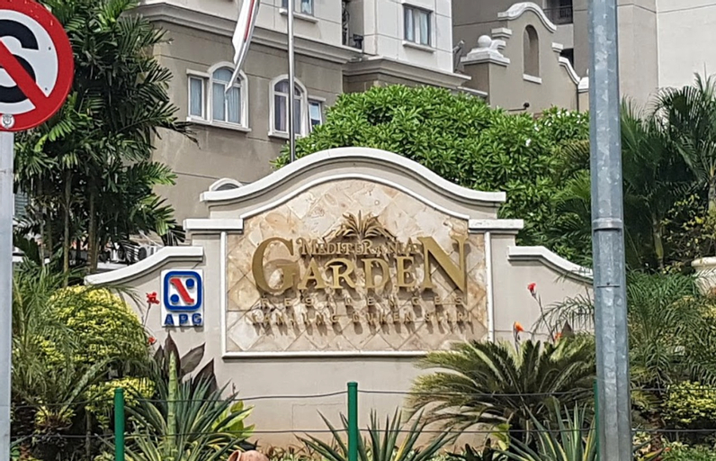 Exterior & Views 5, Apt Mediterania Garden 1 Azalea by Angel Property, West Jakarta