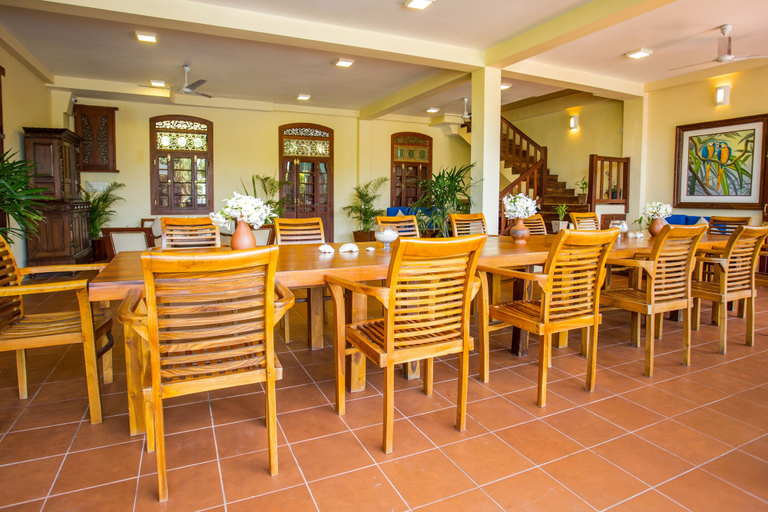 Food & Drinks 5, South Point Ocean - Whole Villa 8 Bedroom (Sleep 16), Habaraduwa