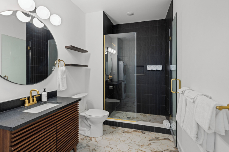 Bathroom 12