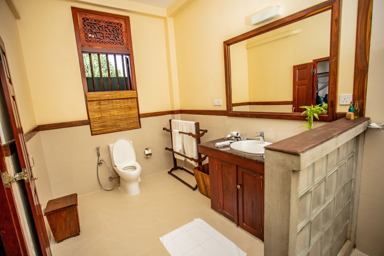 Bathroom 4, South Point Ocean - Whole Villa 8 Bedroom (Sleep 16), Habaraduwa