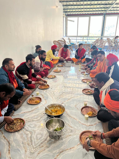 Food & Drinks 5, Hotel Manikut, Garhwal