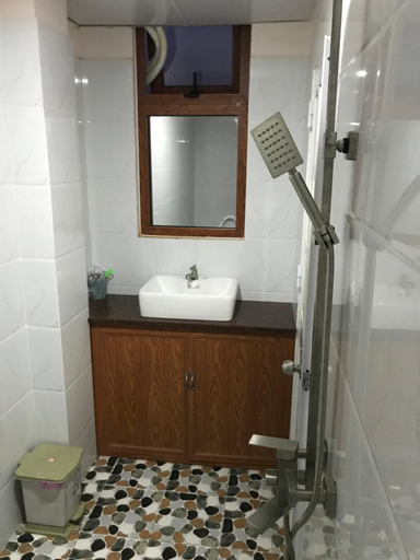 Bathroom 5, Hoang Anh Hotel, Di An